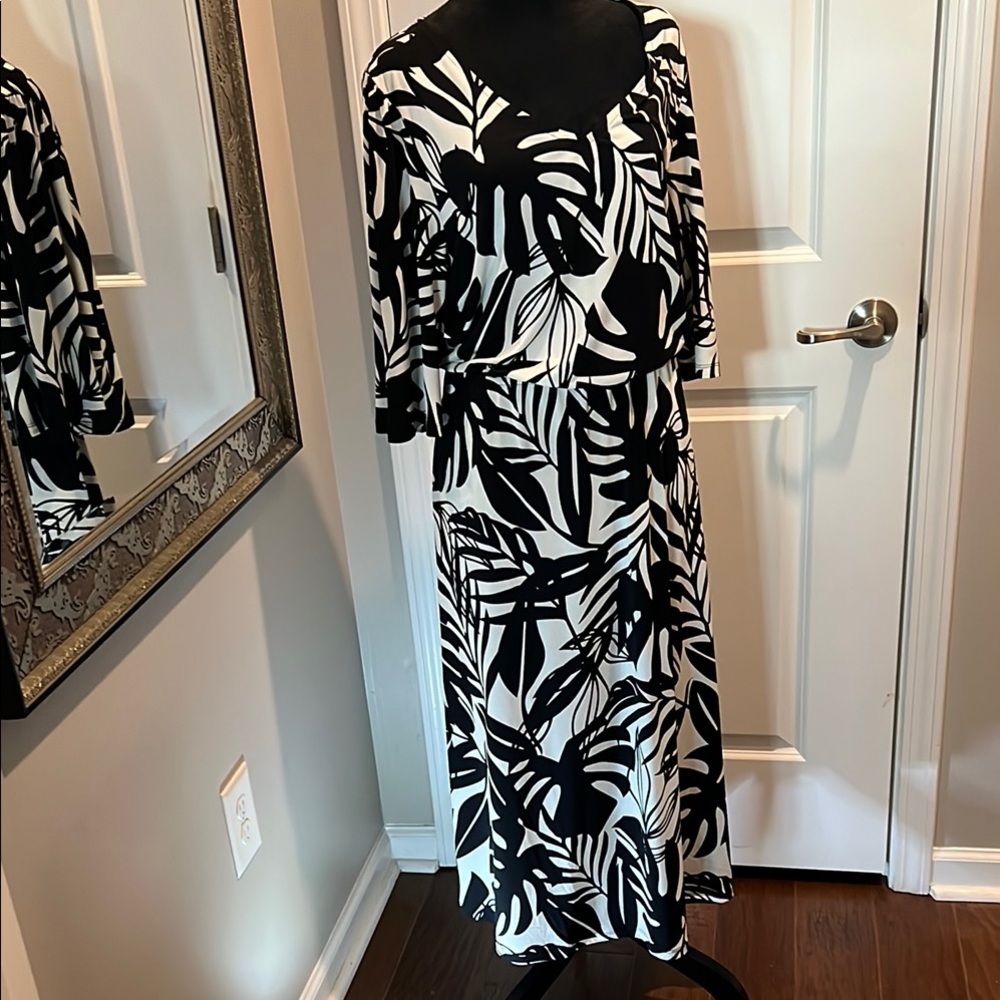 Elegant Black and White Leaf Print Dress- Tall size 16-18. 24” bust